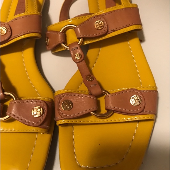 BCBG SANDAL - Picture 4 of 4